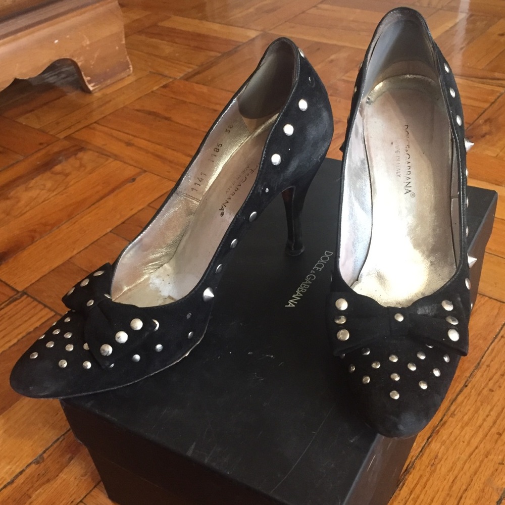 DOLCE & GABANNA Suede Studded Pumps